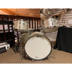 Ludwig SILVER SPARKLE 5PC 1960's Silver Sparkle 5 Piece Drum Set with stands (Consignment / Used)